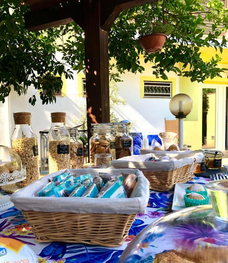Maeva Guesthouse Muravera Kültér fotó